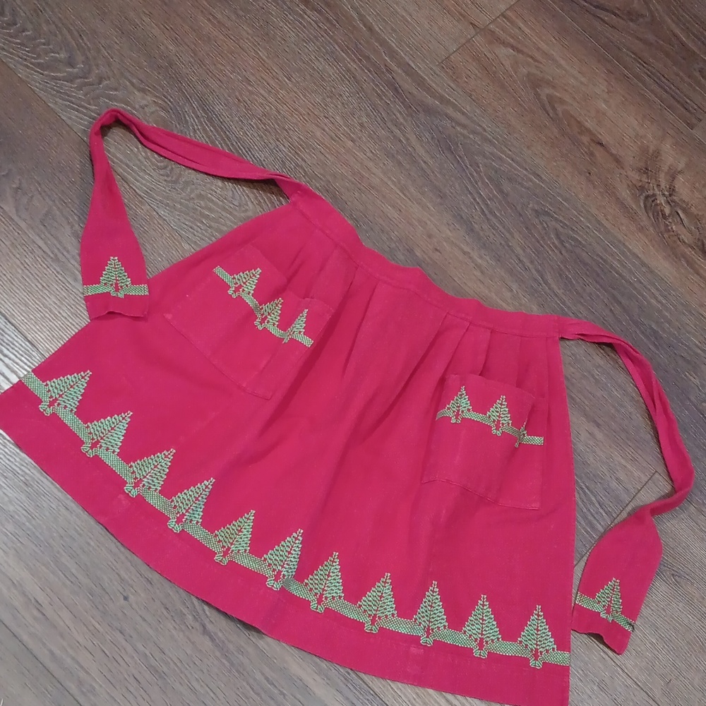 HANDMADE VINTAGE CHRISTMAS APRON.. #5590